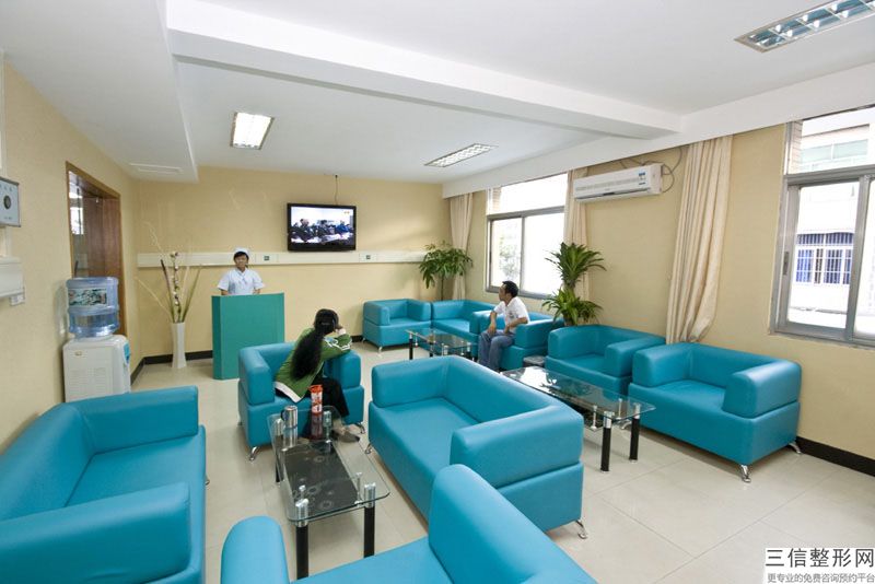 上海大口变小整容费用花费多少(2022年09月大口变小均价为:4399元)